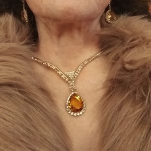 Vintage Avon Necklace & Earrings